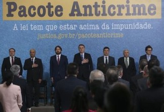 O presidente Jair Bolsonaro e o ministro da Justiça e Segurança Pública, Sergio Moro, participam do lançamento da campanha publicitária do Projeto Anticrime, do governo federal