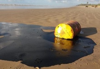Óleo de barris encontrados em praias é o mesmo das manchas que poluem o Nordeste
