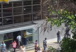 Após protestos em frente ao Banco do Brasil; secretaria diz que contemplados do Aluízio Campos com pendência no contrato ainda não podem se mudar