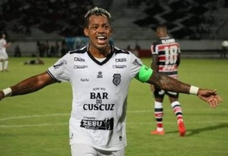 Marcelinho Paraíba anuncia que vai se aposentar do futebol