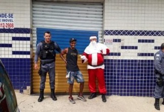 Papai Noel prende suspeito de roubo enquanto fazia entrega de presentes