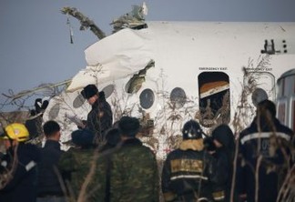 CHOCOU-SE CONTRA UM PRÉDIO: Avião cai no Cazaquistão e mata pelo menos 15 pessoas