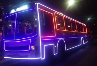 Ônibus natalino começa a circular em João Pessoa