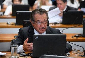 Senador José Maranhão tem quadro estável e segue consciente, porém sem previsão de alta