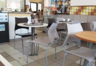Dois funcionários morreram eletrocutados no McDonald's enquanto limpavam chão