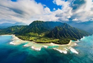 Helicóptero de turismo desaparece no Havai com sete pessoas a bordo