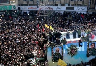 230 feridos e dezenas de mortos após confusão em enterro de general iraniano