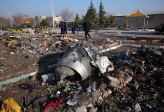 Avião ucraniano foi derrubado pelo Irã por acidente, dizem Canadá, Reino Unido e agentes dos EUA