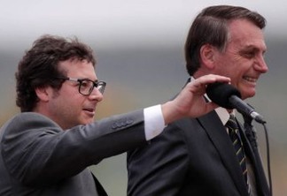 Secretário de comunicação de Bolsonaro reage, corre armado e prende assaltante em SP