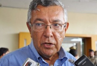Prejuízo de quase R$ 1 milhão aos cofres públicos: prefeito licenciado de Guarabira vira réu por improbidade administrativa