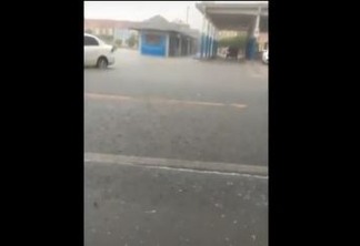 30 MINUTOS DE CHUVA: Cidade da região de Cajazeiras registra alagamentos após pancada de chuva - VEJA VÍDEOS