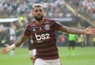 Leilão beneficente de itens do Flamengo rende mais de R$ 370 mil