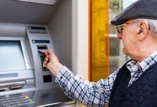 Após idosos sofrerem golpes, Justiça condena banco por 'falha de segurança'