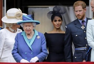 'Grande tristeza', lamenta Harry por deixar funções na família real