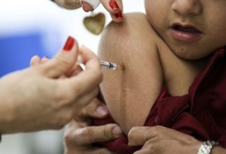 Pais que não vacinarem filhos podem ser multados em até R$ 20 mil e perder a guarda dos filhos