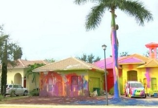 Vizinhos processam proprietário de residência por inusitada pintura de 'desenho animado'
