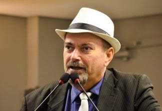 Deputado Jeová Campos parabeniza Procuradoria Jurídica da ALPB que recomendou arquivamento do impeachment de João e Ligia