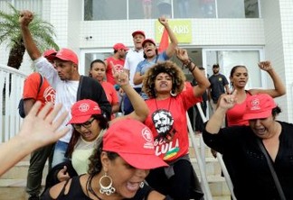 Juíza diz que MP não comprovou ato de Lula para invasão do tríplex
