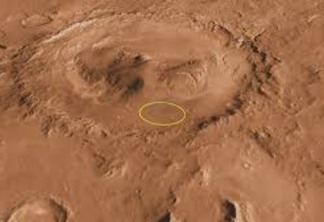 Meteoro deixa cratera na superfície de Marte