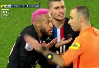 Neymar discute com arbitragem após tomar cartão ao tentar driblar adversário - VEJA VÍDEO