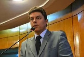 "Remendo": diz Raoni Mendes sobre a falta de concurso público na gestão de Luciano Cartaxo  - VEJA VIDEO