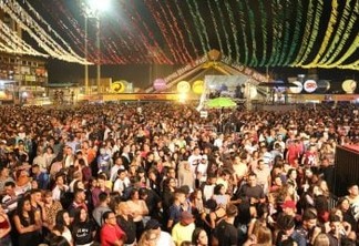 NOVA DATA: Romero Rodrigues transfere festa do "Maior São João do mundo" para o mês de outubro