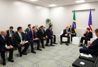 Diplomata e senador da comitiva de Bolsonaro nos EUA são diagnosticados com coronavírus