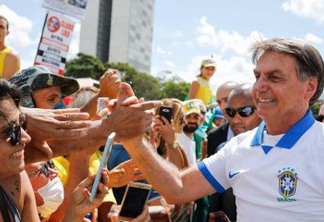 Se o povo aparecer, eu vou lá pra frente de novo”, afirma Bolsonaro após críticas por ter participado de ato