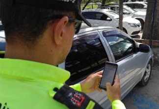Agentes de trânsito passam a usar plataforma digital em João Pessoa; multas são notificadas pelo celular