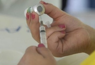 Dia D de vacinação contra a gripe no Leme, na zona sul do Rio de Janeiro.