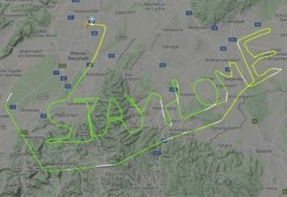 Piloto desenha no céu mensagem durante pandemia do coronavírus: 'Fiquem em casa'