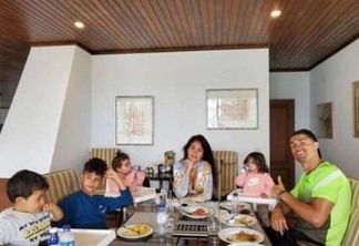 Cristiano Ronaldo compartilha momento em família durante quarentena