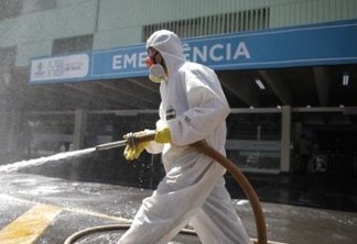 Exército faz descontaminação dos hospitais Hospital de Base, em Brasilila. Sérgio Lima/Poder360 31.03.2020