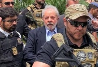 Com foto de Lula preso, Bolsonaro rebate crítica de Haddad no Twitter