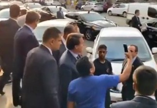 Bolsonaro é vaiado ao passear em padaria de Brasília: ‘Vai pra casa!’; VEJA VÍDEO