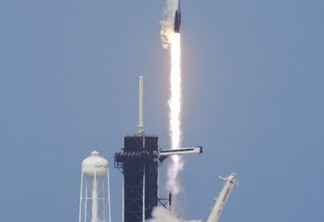 Foguete da SpaceX com dois astronautas é lançado na Flórida - VEJA VÍDEO