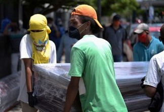 33% dos 2,7 milhões de moradores de Guayaquil foram contaminados