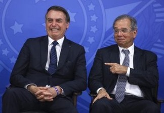 A pedido de Guedes, Bolsonaro diz que vetará reajuste de salário a servidores públicos