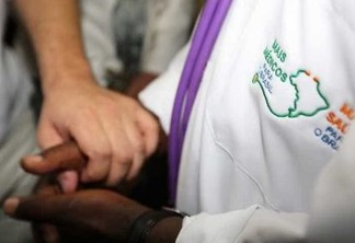 Governo concede registro para cubanos reintegrarem o Mais Médico