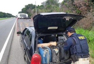 Veículo com 300 litros de combustíveis é apreendido durante fiscalização da PRF em Santa Rita