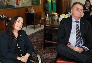 Regina Duarte apresenta a Jair Bolsonaro planos para a cultura durante reunião