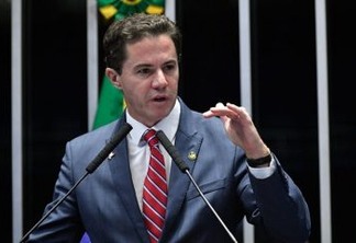 Veneziano é eleito entre os 5 senadores mais atuantes do Brasil