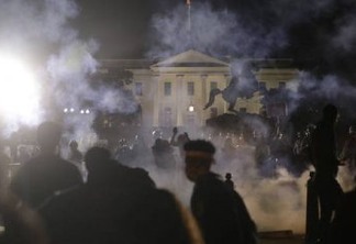 Protestos antirracismo se espalham pelos EUA; Casa Branca fica às escuras