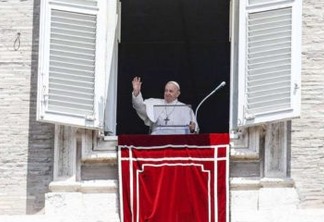 COVID-19: Sem citar Brasil, Papa lamenta país que tem 1 morte/minuto