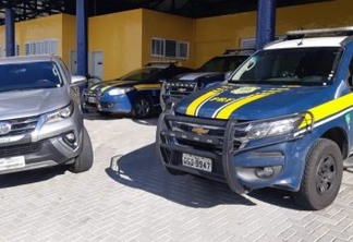 Polícia Rodoviária Federal apreende carro de luxo roubado que circulava com placa clonada em CG