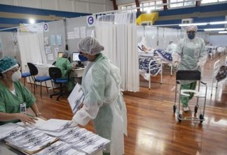 Brasil tem 1.300 mortes por covid-19 registradas em 24 h, aponta consórcio