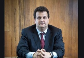 Rodrigo Roca assume a defesa do senador Flávio Bolsonaro