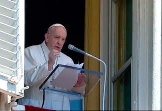Papa Francisco afirma que ‘prazer sexual serve para embelezar o amor’