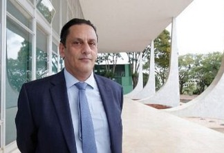 Wassef pagou hotel para Queiroz em Atibaia em 2018, diz testemunha à TV