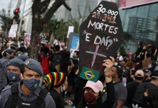 NA CONTRAMÃO: Brasil flexibiliza quarentena antes de atingir pico de mortes